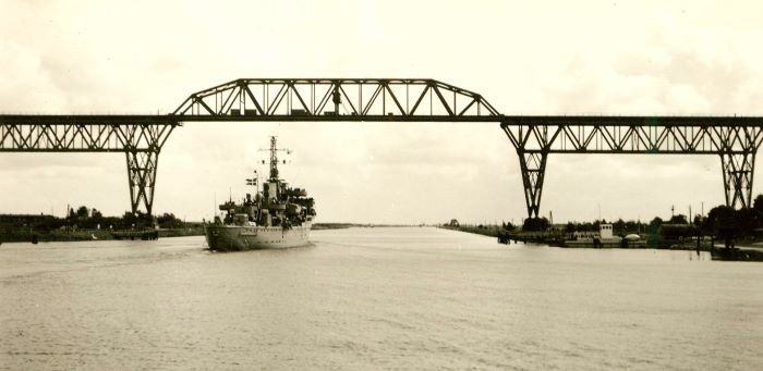 Datei:1952.Juni-Hochbrücke Hochdonn.jpg