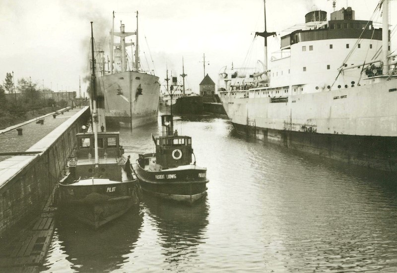 Datei:Neue Schleuse 1950.jpg