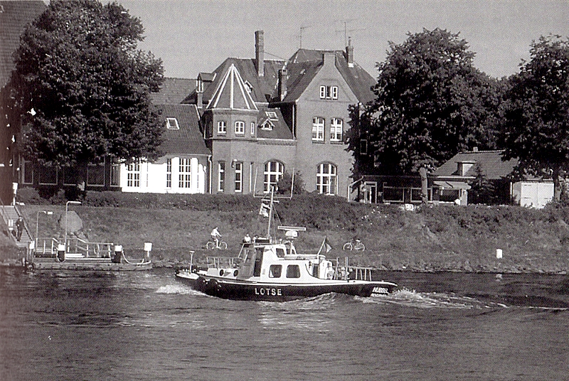 Datei:Lotsenstation Nübbel.jpg