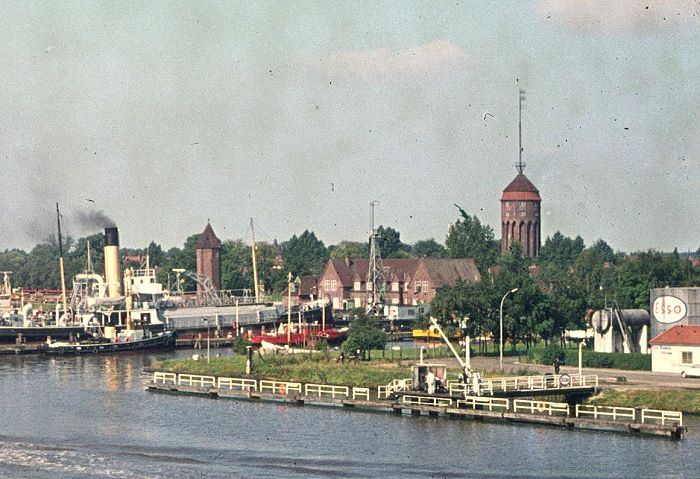 Datei:Wassertürme-Titan 1973.jpg