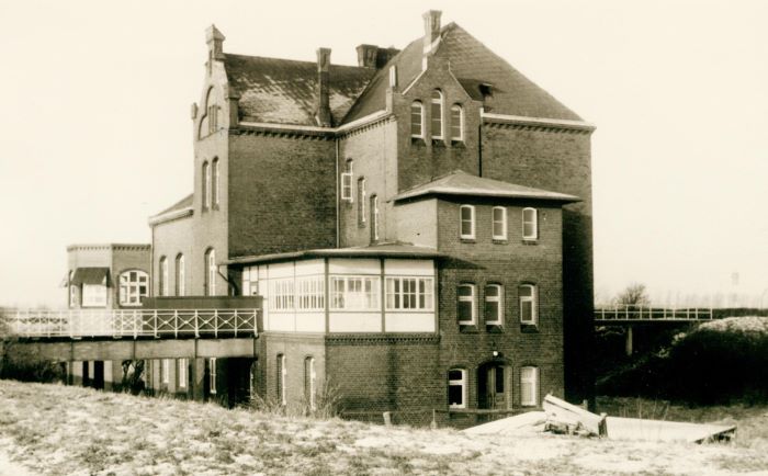Datei:Kanallotsenhaus.jpg