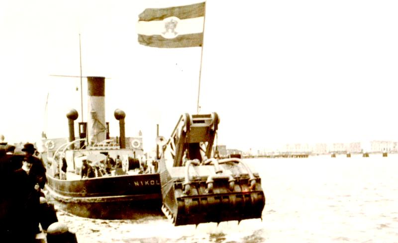 Datei:Saugbagger Nikolaus-1910.jpg