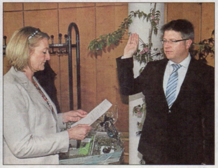 Datei:BZ2011.04.28-Vereidigung Mohrdieck.jpg