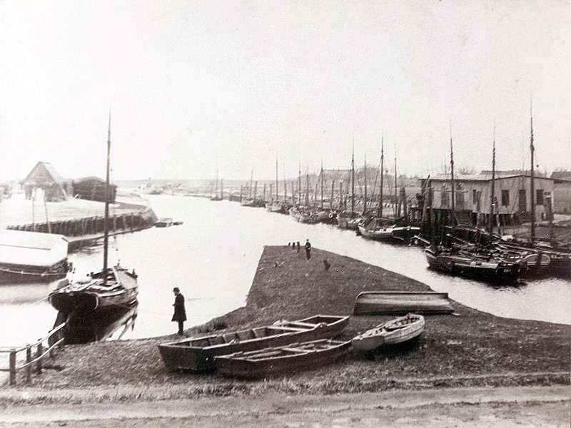 Datei:Alter Hafen 1900.jpg