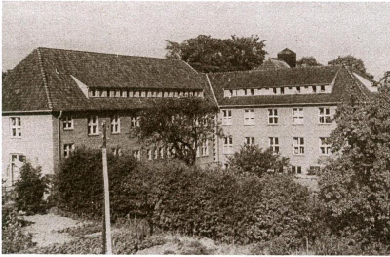 Datei:Krankenhaus Rueckseite.jpg