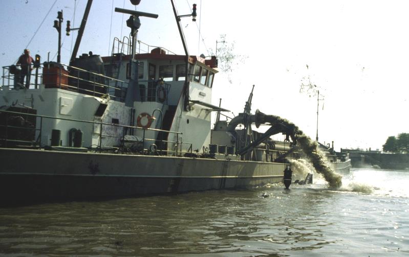 Datei:Hopperbagger Eridani-1982.jpg