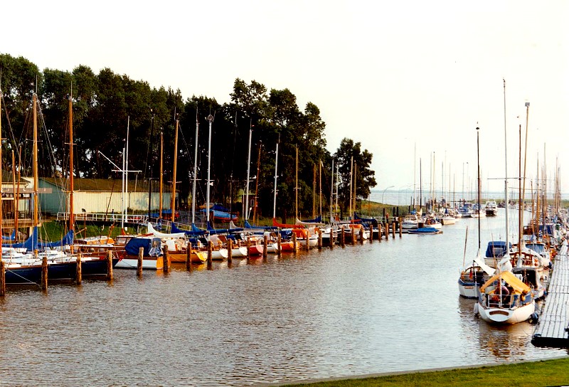Datei:Alter Hafen 3.1987b.jpg