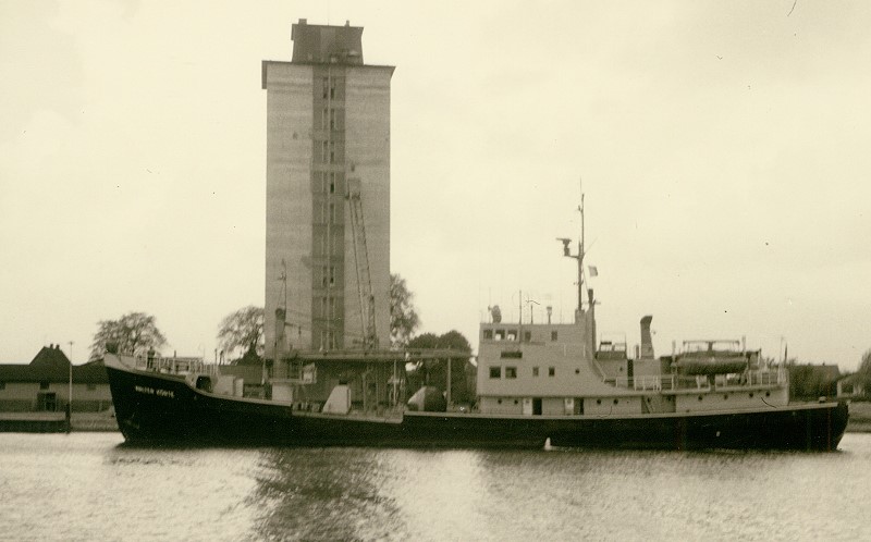 Datei:Tonnenleger Walter Körte.jpg