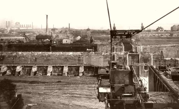 Datei:603-Schleusenbaustelle 21.7.1913.jpg