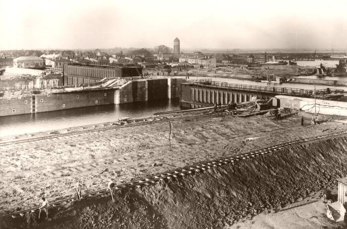 Datei:658-Schleusenbaustelle 26.10.1913.jpg