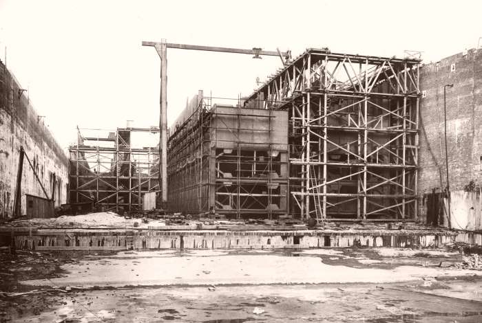 Datei:545-Bau der Schiebetore 8.4.1913.jpg