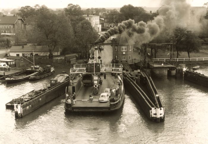 Datei:Fähranlage Brunsb.koog Süd-Odin.jpg