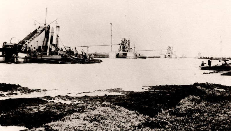 Datei:Naßbagger und Elevatoren-Mai 1891.jpg