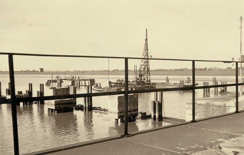 Datei:072-Mittelleitwerk Vorhafen.jpg