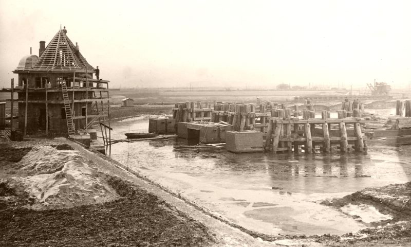 Datei:173-Fähranlage Brb-Nord-23.1.1911.jpg