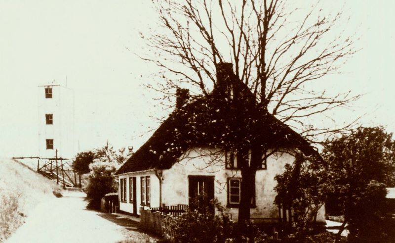 Datei:Weißer Leuchtturm-04.jpg