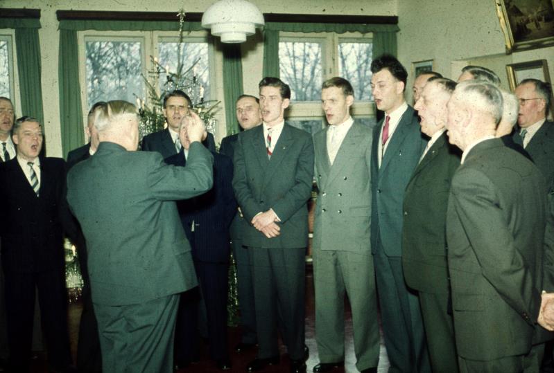 Datei:Männerchor-25.12.1958.jpg