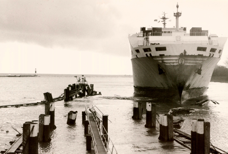 Datei:Außenleitwerk 1998.jpg