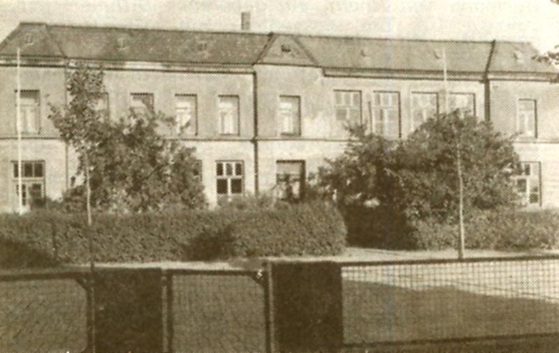 Datei:Schule Festgestr.11.jpg