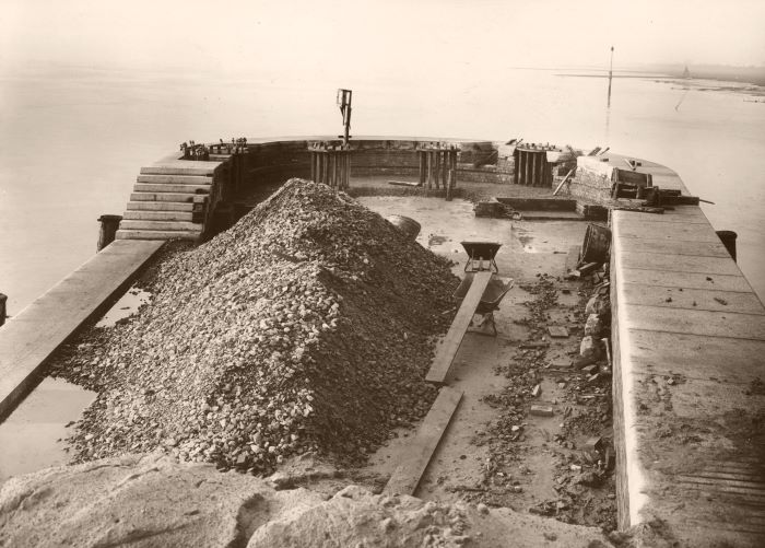 Datei:494-Nordmole Herstellung Geschützunterbauten 11.11.1912.jpg