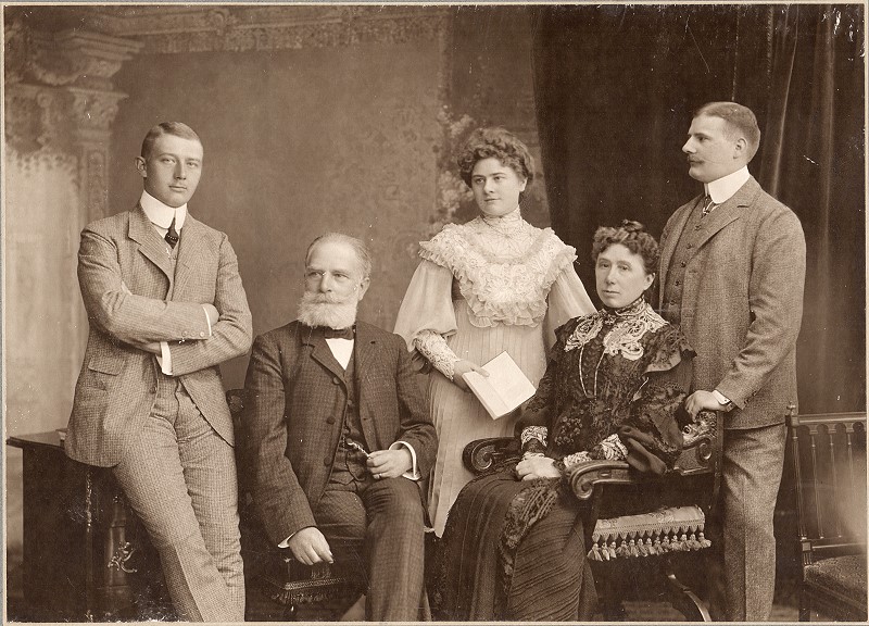 Datei:Familie Vering-1905.jpg