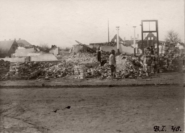 Datei:Abbruch Laden Bau-und Sparverein-1.12.1909.jpg