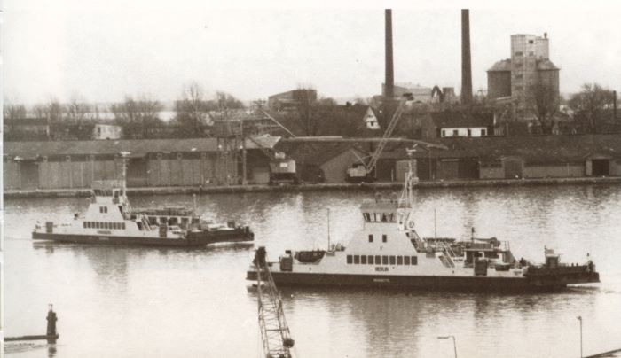 Datei:100t-Fähren Kali-Chemie.jpg