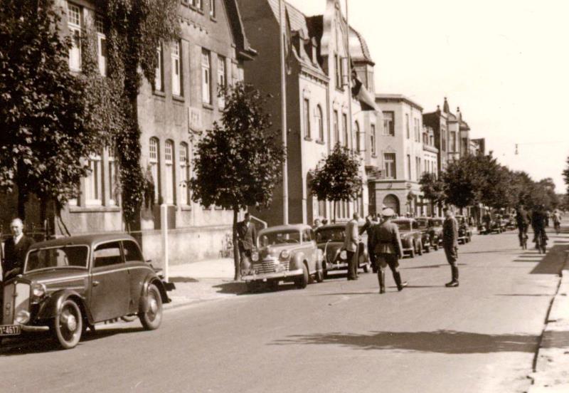 Datei:Koogstrasse-40er-Jahre.jpg