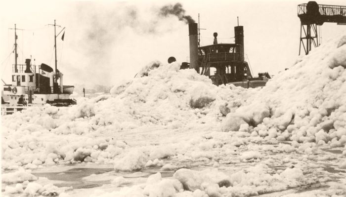 Datei:Eiswinter 1962-63.jpg