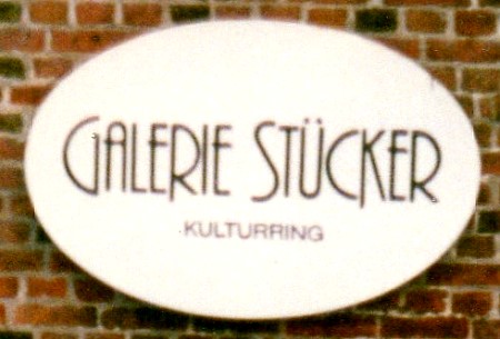 Datei:AmMarkt21-Galerie Stücker-Schild.jpg