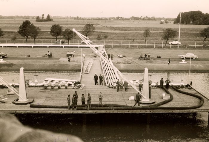 Datei:051-Löschbrücke.jpg