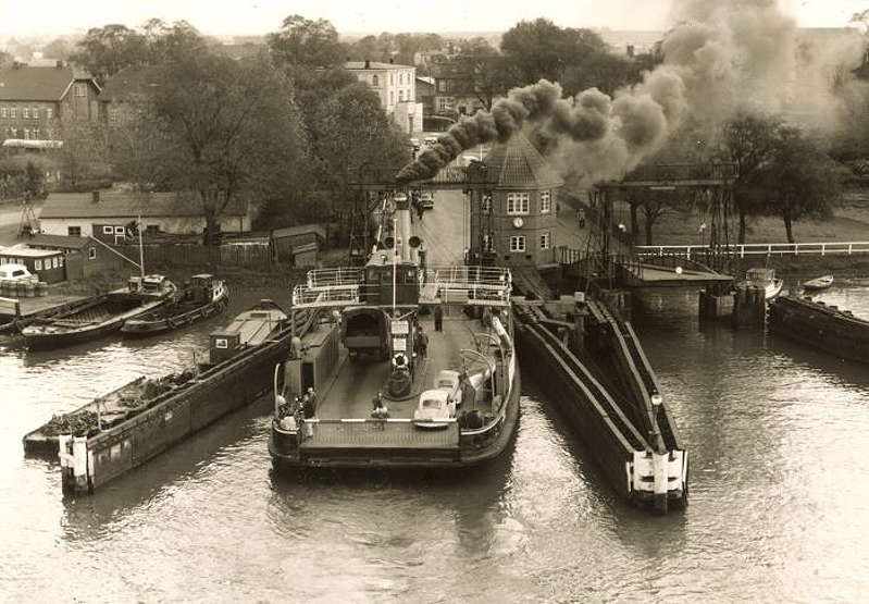 Datei:Fähranlage Brbkoog Süd-Odin.jpg