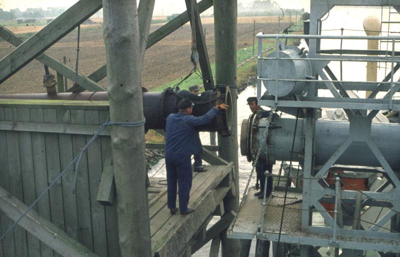 Datei:Krueger Spuelbock-06.jpg