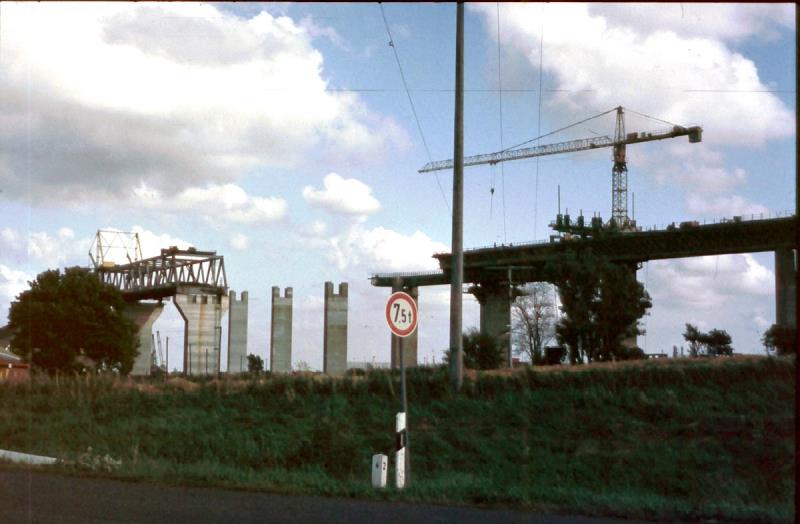Datei:008-Bau der Brücke.jpg