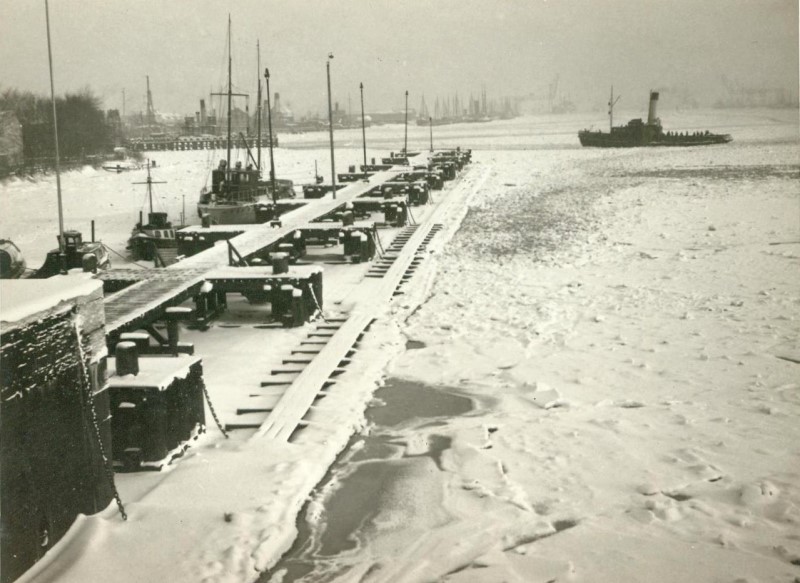 Datei:Binnenhafen 01.1940.jpg