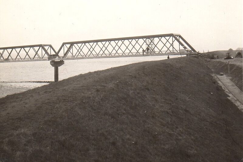 Datei:Bau Elbefähre 1968-09.jpg