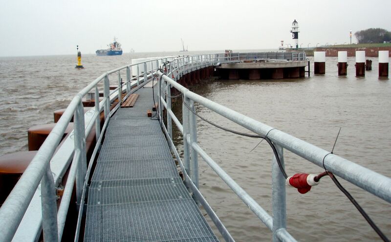 Datei:2013.11.01-BrunsbüttelMole2 Verlängerung©WSA Brunsbüttel.JPG