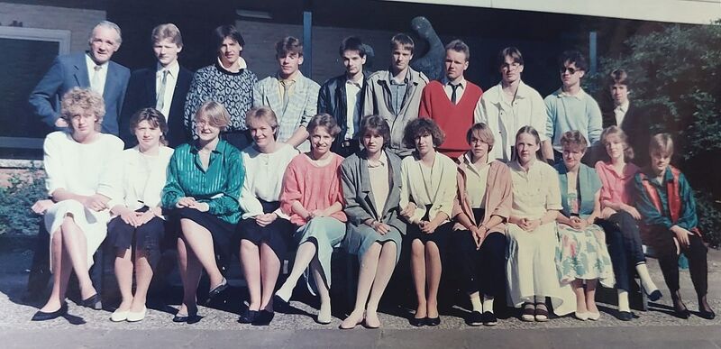 Datei:Abgangsklasse 1986.jpg