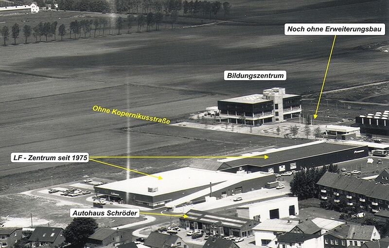 Datei:Bildungszentrum ca.1977.jpg