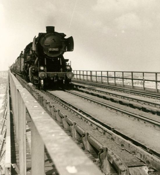 Datei:024c-Hochbrücke Hochdonn.jpg