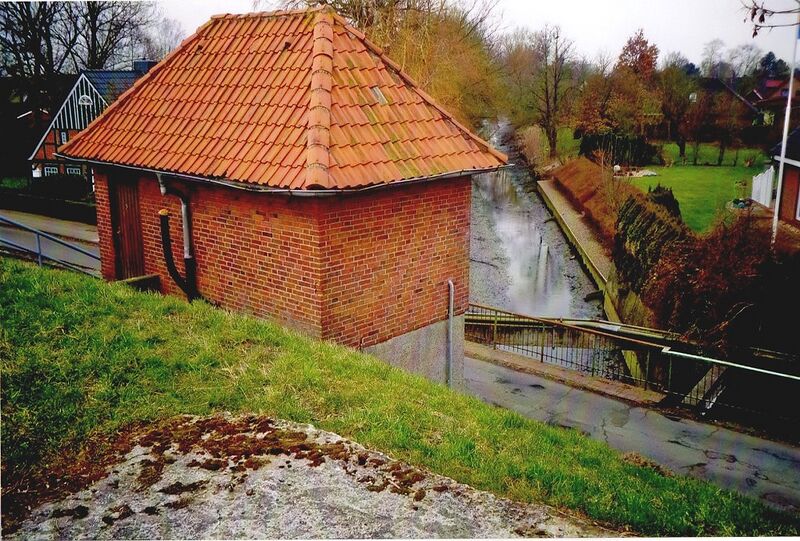 Datei:Alter Hafen-Schöpfwerk-2016-2-RS.jpg